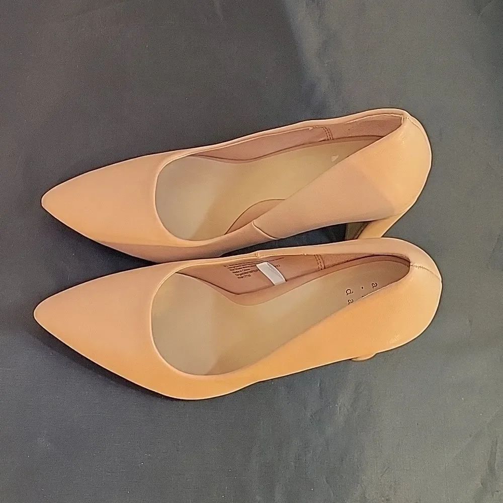 BRAND NEW A.NEW DAY POINTED TOE WOMEN"S SLIP-ON SUE BLOCK HEEL PUMPS - Picture 6 of 16